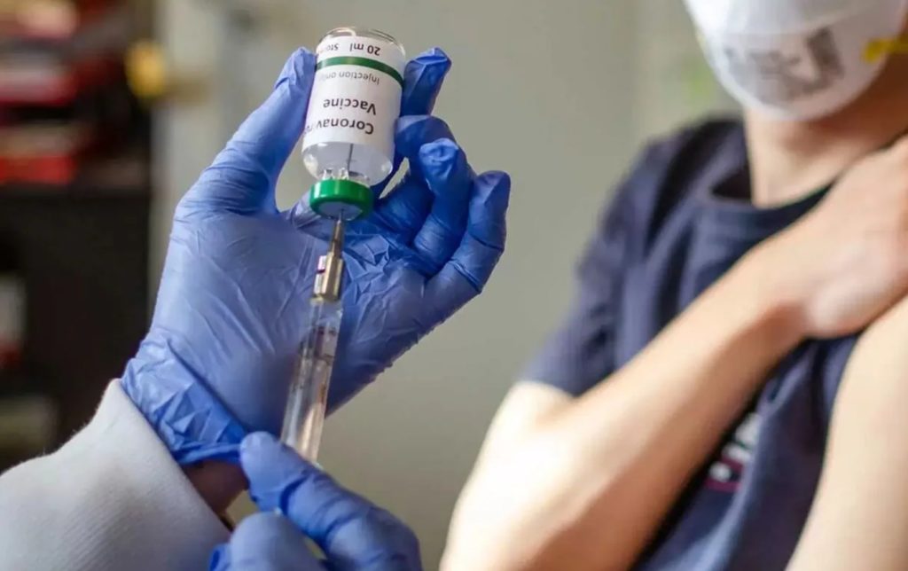 Могут ли жители Подмосковья сделать прививку от коронавируса в Москве? Возможность вакцинации.