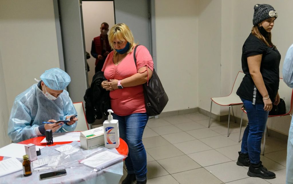 Можно ли сделать прививку от коронавируса в Москве иногородним без регистрации сегодня?