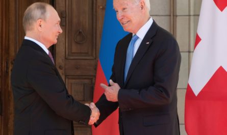Байден или Путин: кто круче? Сравниваем двух президентов.