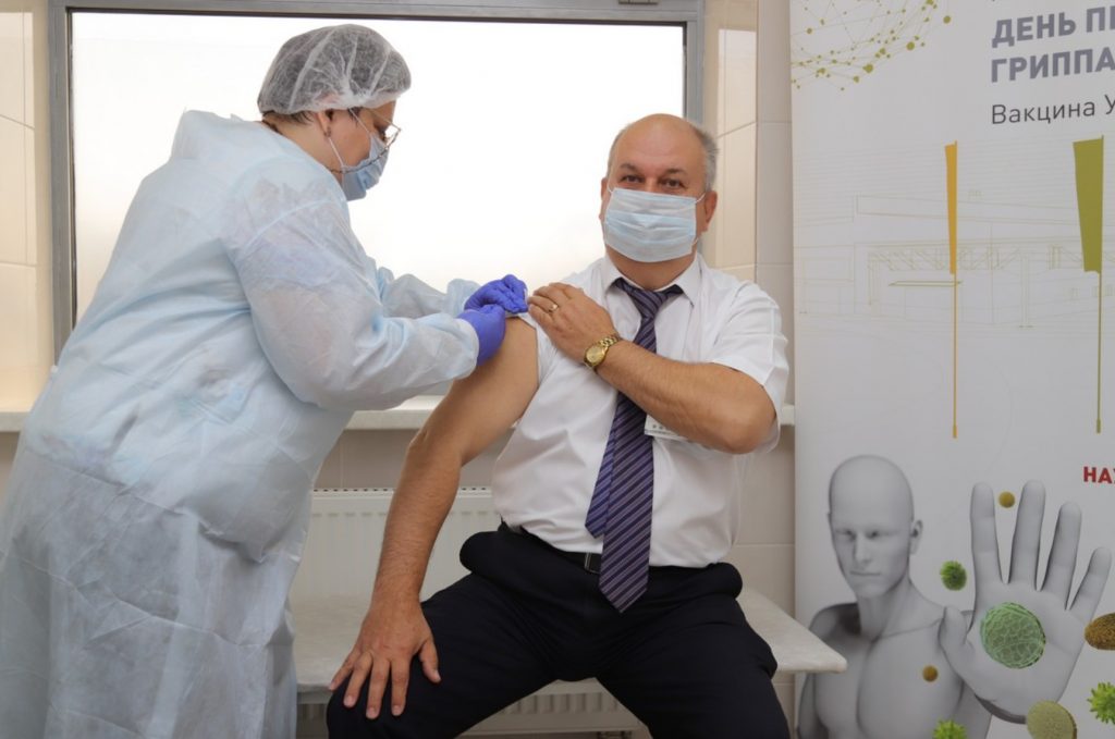 Как происходит вакцинация от коронавируса в Москве