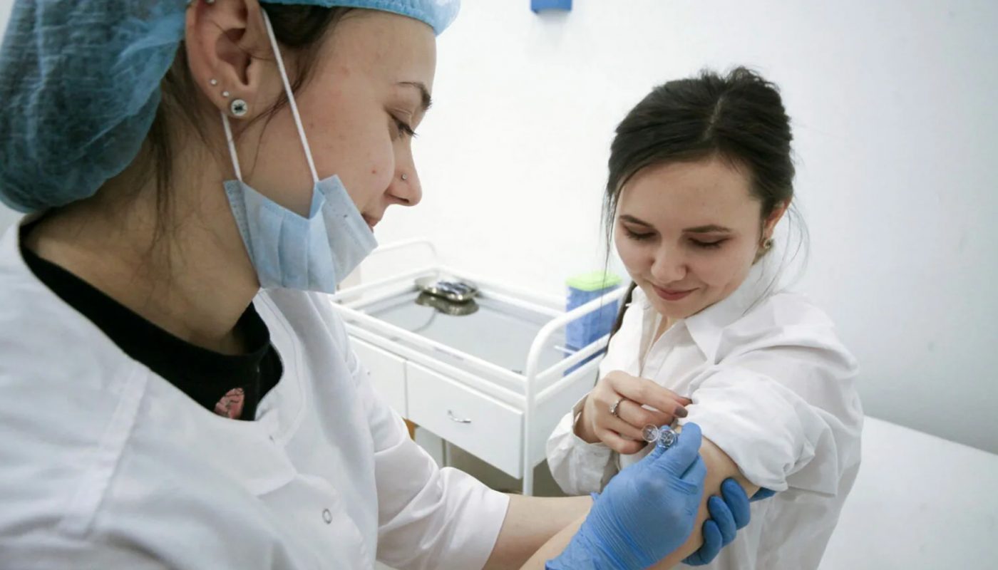 Вакцинация от коронавируса в Москве без прописки