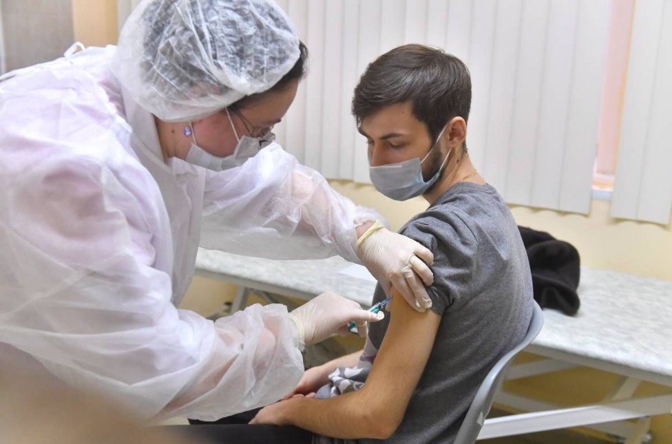 Москва против вакцинации. Как добиться коллективного иммунитета?