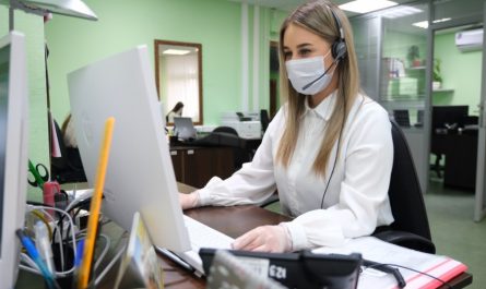 Записаться на вакцинацию от коронавируса в Москве по телефону
