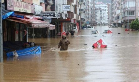Наводнение на Чёрном море Турции: 6 погибших и 2-е пропавших без вести.