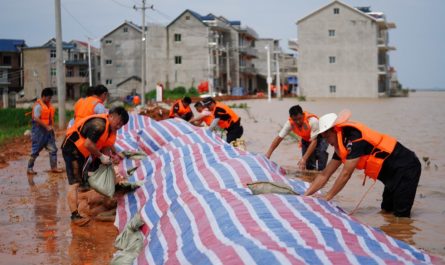 Ситуация в Китае на сегодняшний день: наводнение унесло жизни 33 человек